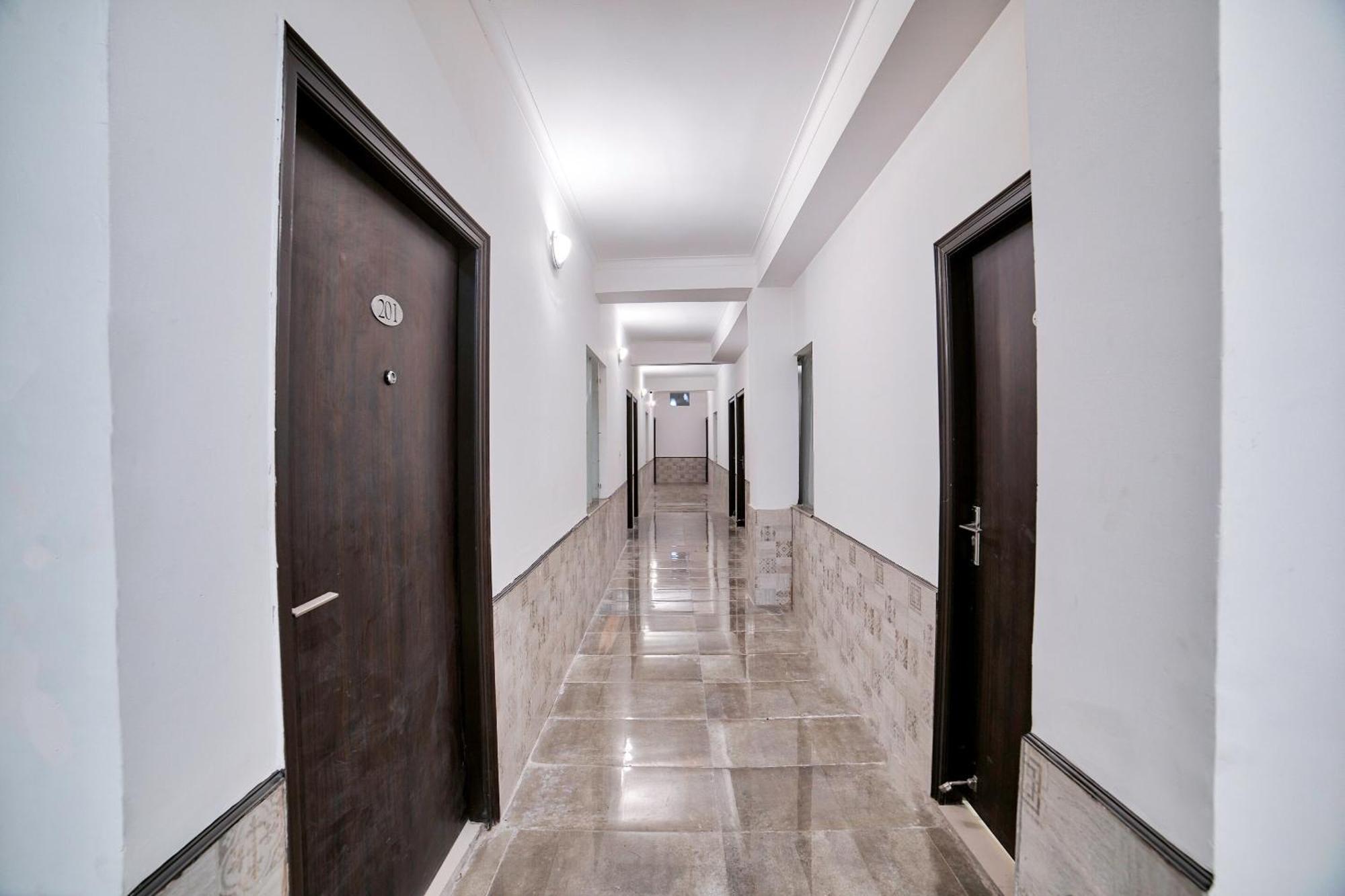 Hotel O Crown Residency Faridabad Zewnętrze zdjęcie
